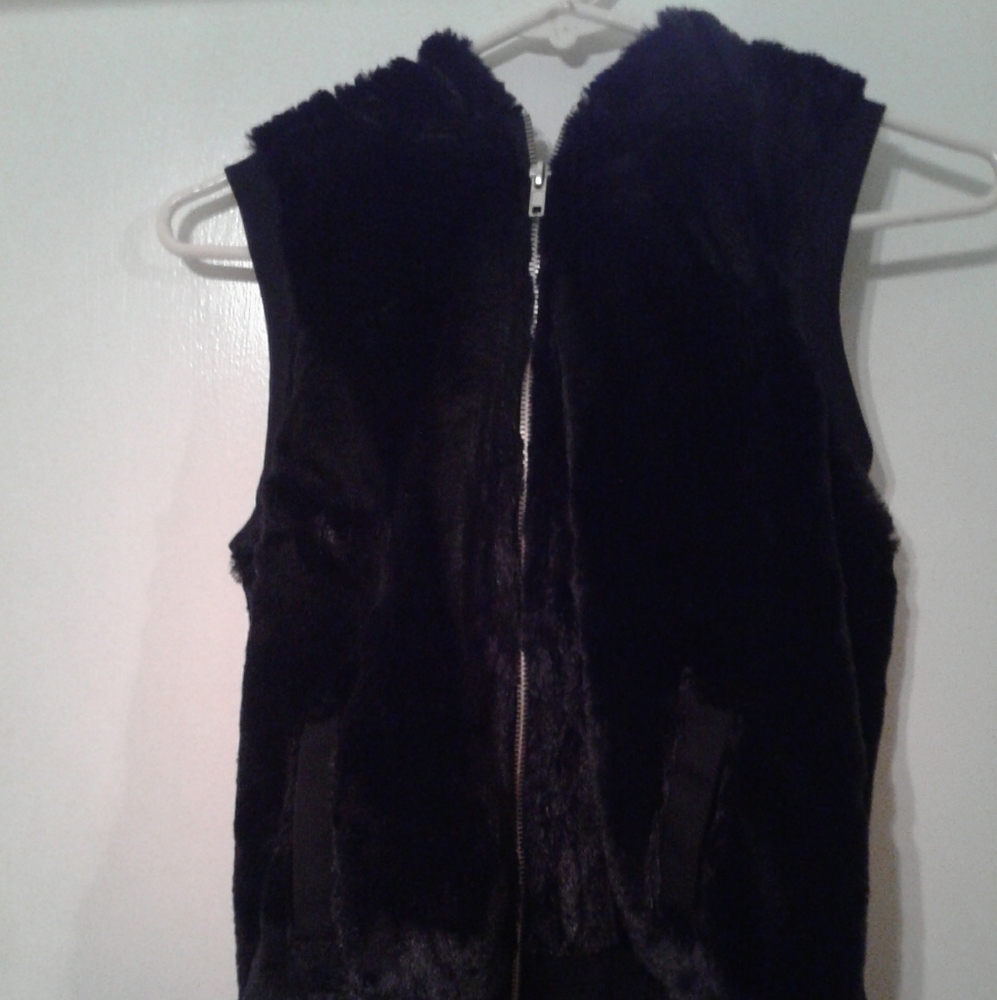 Girls fur zip up hooded vest